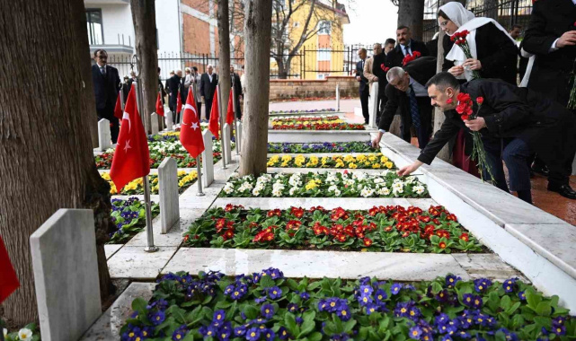 Kocaeli'de bayramda şehitliklerde dualar edildi