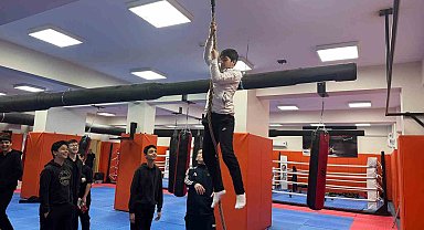 Öğrenciler Bahçeşehir Gençlik Merkezi'nde misafir edildi