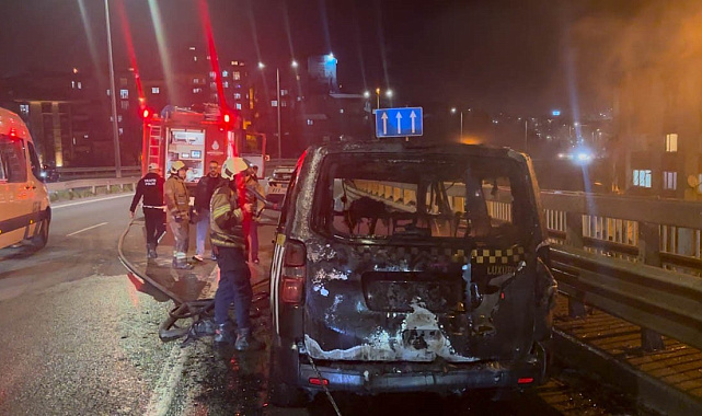 Okmeydanı'nda ticari takside yangın: Yolcular son anda tahliye edildi