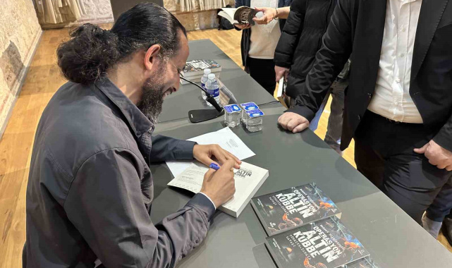 Politik kurgu romanı "Operasyon Altın Kubbe" tanıtıldı