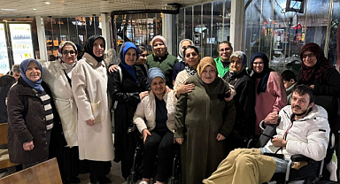 Sakarya’nın “Koltuksuz Başkanı” Sibel Özkal’dan Engellilere anlamlı İftar buluşması