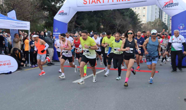 Ataşehir'de bir ilk: 1200 sporcu Ata Koşusu'nda ter döktü
