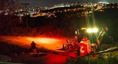 Çalışma sırasında doğal gaz hattı zarar gördü, operatör bayıldı