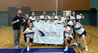 Düzce Üniversitesi salon futbolu kadın takımı 2. Oldu