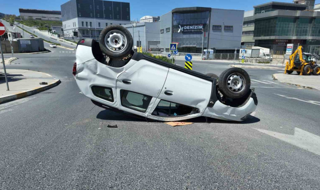 Esenyurt'ta kazaya karışan otomobil takla attı