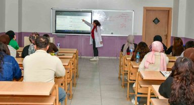 Esenyurt'ta ücretsiz KPSS ve DGS kursları başladı