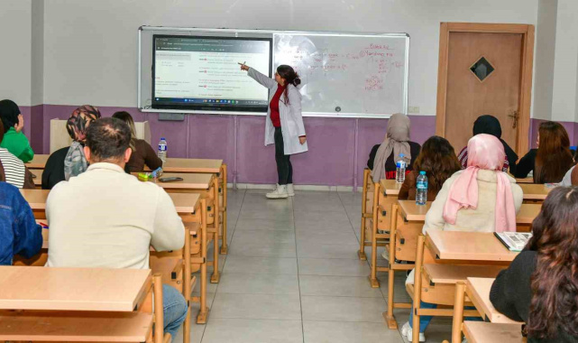 Esenyurt'ta ücretsiz KPSS ve DGS kursları başladı