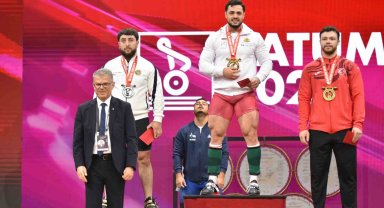 Hakan Şükrü Kurnaz, koparmada bronz kazandı