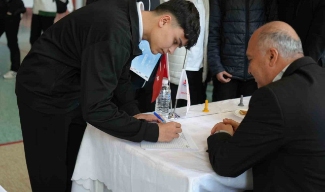 İş dünyasında devir değişti: Nitelikli personel arayan işveren öğrencinin ayağına gidiyor