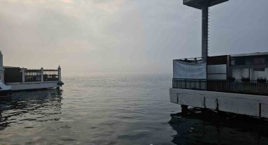 İstanbul'da yoğun sis: Boğaz hattı trafiğe kapatıldı