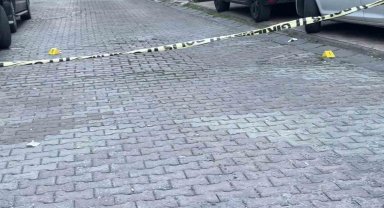 Kağıthane'de polis kendine saldıran gençler kaçınca havaya uyarı ateşi açtı