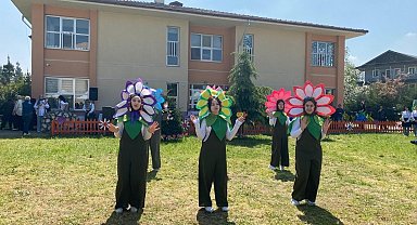 Minik öğrenciler hayallerini kağıda çizdi