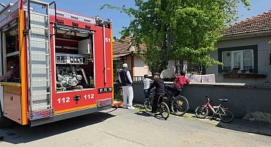 Ocakta unutulan çaydanlık yandı