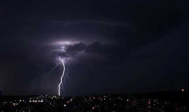 Sakarya’da Kırmızı Alarm! Gece Başlıyor, Sağanak Şehri Vuracak