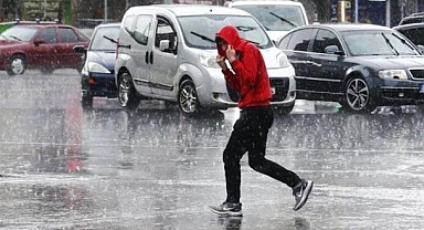 Sakarya’da Kırmızı Alarm! Gece Başlıyor, Sağanak Şehri Vuracak