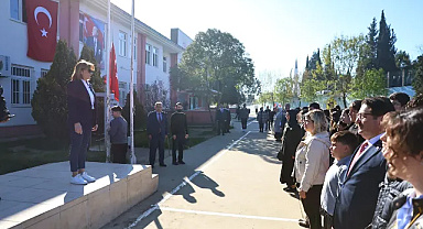 Sınıflara girdi, gönüllere dokundu! Bakırtaş’tan öğrencilere destek