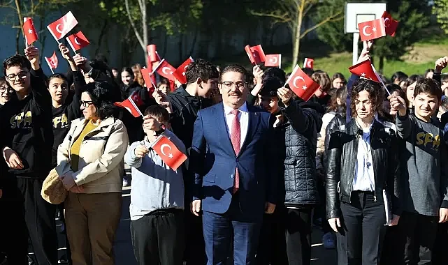 Sınıflara girdi, gönüllere dokundu! Bakırtaş’tan öğrencilere destek