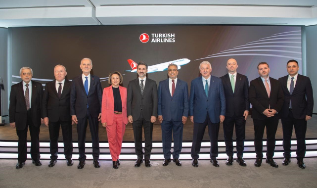 Türk Hava Yolları'nda devir teslim töreni gerçekleşti