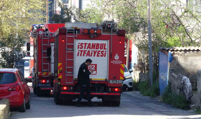 Tuzla'da giriş katında yangın paniği: Ev kullanılamaz hale geldi