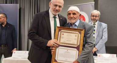 87 yaşında hafız oldu