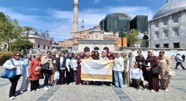 Afyonkarahisarlı gençler, İstanbul'un tarihi mekanlarını ziyaret etti