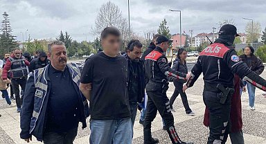 Ailelerden basın mensuplarına tepki: "Allah belanızı versin, daha 18 yaşında, çekmeyin"