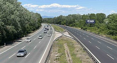 Anadolu Otoyolu Sakarya geçişinde trafik havadan görüntülendi
