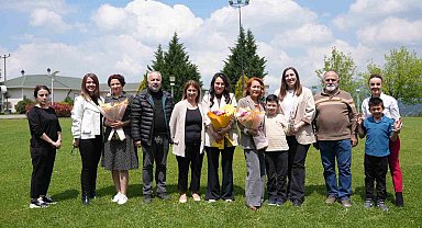Anneler Günü'nde belediyeden özel çocuğu olan 3 anneye sürpriz