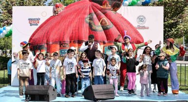 Arnavutköy'de Anneler Günü coşkusu