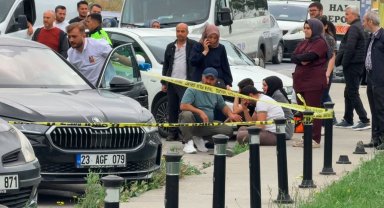 Bağcılar'da bir kişi otomobilin bagajında ölü bulundu