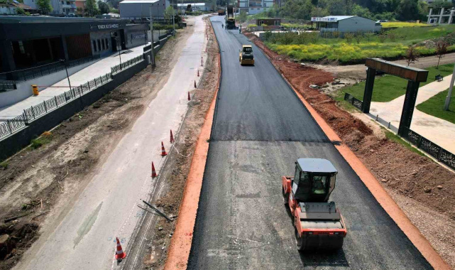 Başiskele'de Hoca Ahmet Yesevi Caddesi 2x2 şeritli hale getiriliyor