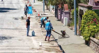Başiskele'de mahalleler "Köşe Bucak Güzel İşler" çalışmasıyla yenileniyor
