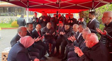 Binali Yıldırım Durmazoğlu ailesine taziyede bulundu