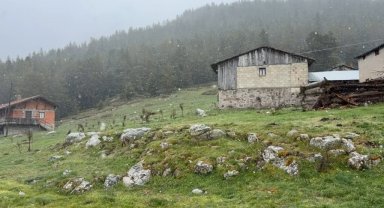 Bolu'da hava sıcaklıkları düştü, yaylalar beyaza büründü