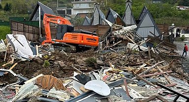 Cinayetin işlendiği tesisteki bungalovlar ölen kişinin ailesi tarafından yıktırıldı