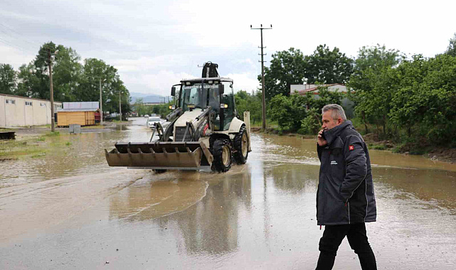 Cumayeri Belediyesi ekipleri sahada