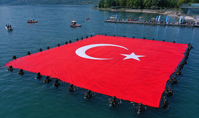 Dünyanın en büyük tatlı su bayrağı Sapanca Gölü’nde açılacak