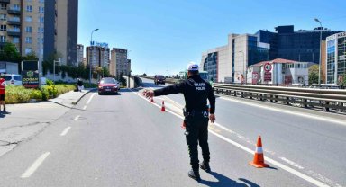 Esenyurt'ta sürücülere 'İlk Yardım ve Trafik Bilinci' eğitimi verildi