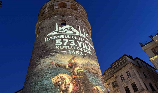 Galata Kulesi'nde İstanbul'un fethinin 573. yıl dönümün özel ışık gösterisi