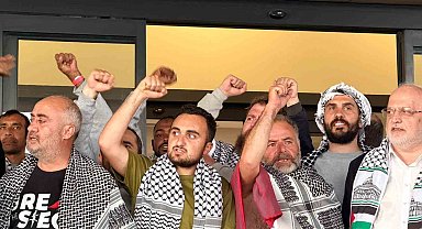 İsrail'in alıkoyduğu Küresel Sumud Filosu'ndaki 422 aktivist İstanbul'a geldi