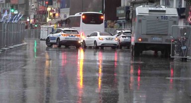 İstanbul'da 1 Mayıs önlemleri: Kadıköy Meydanı araç trafiğine kapatıldı