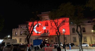 İstanbul'un fethinin 573. yıl dönümünde 3 ayrı noktada video mapping gösterisi