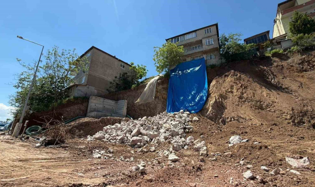 İzmit Belediyesi'nden 56 kişiyi evinden eden toprak kaymasına ilişkin açıklama