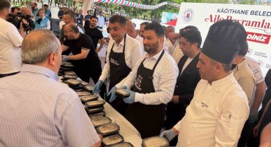 Kağıthane Belediyesinin "Aile Bayramlaşması" etkinliğinde 20 bin vatandaş bir araya geldi