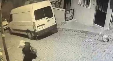 Kağıthane'de direğe dokunan çocuğa elektrik çarptı