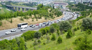 Kocaeli geçişinde Anadolu'dan Avrupa'ya bayram dönüş trafiği akıcı ilerliyor