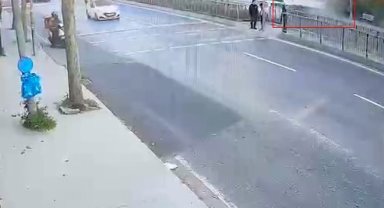 Küçükçekmece'de genç mühendisin hayatını kaybettiği kazanın güvenlik kamerası görüntüleri ortaya çıktı