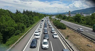 Kurban Bayramı tatilinin son gününde Düzce'de trafik durma noktasına geldi