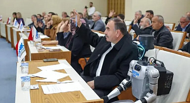 Mecliste bir ilk: canikman toplantıya katıldı