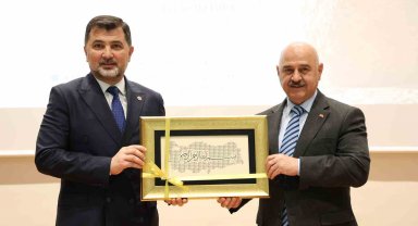Milletvekili Öztürk "Öğrenciler isimsiz kahramanlar"